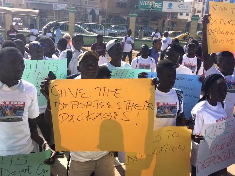 Gambia_Anti-deportation-protests-1_Judith-Altrogge-300x225.jpg